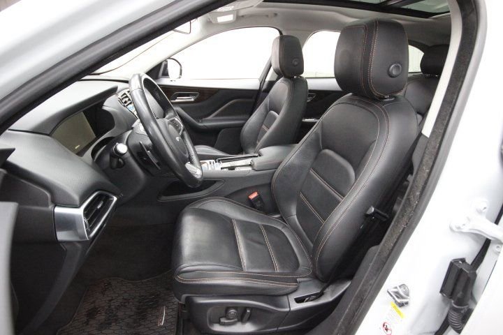 Used 2018 Jaguar F-PACE Prestige image 12