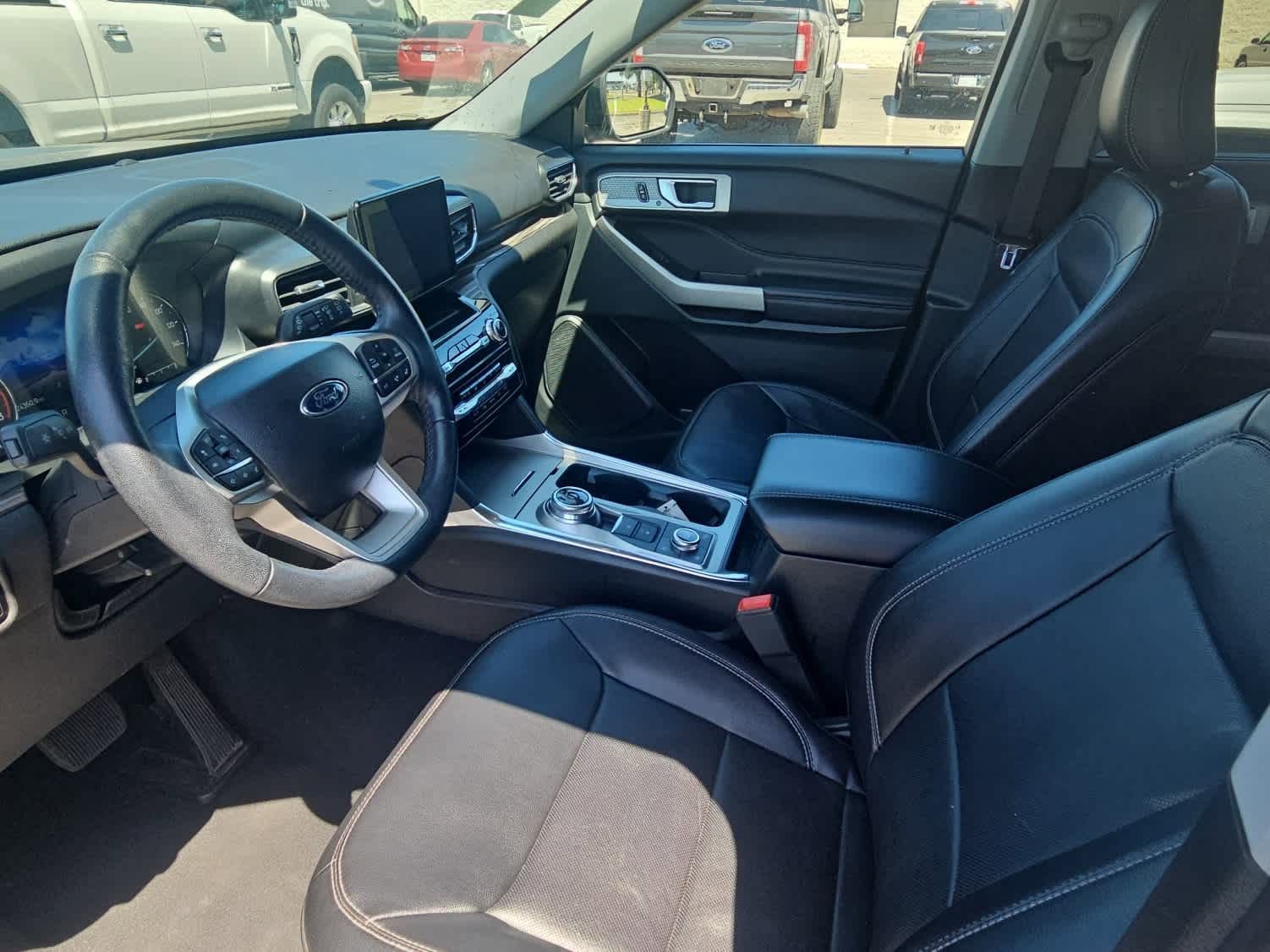 Used 2023 Ford Explorer Limited AWD/4WD image 15