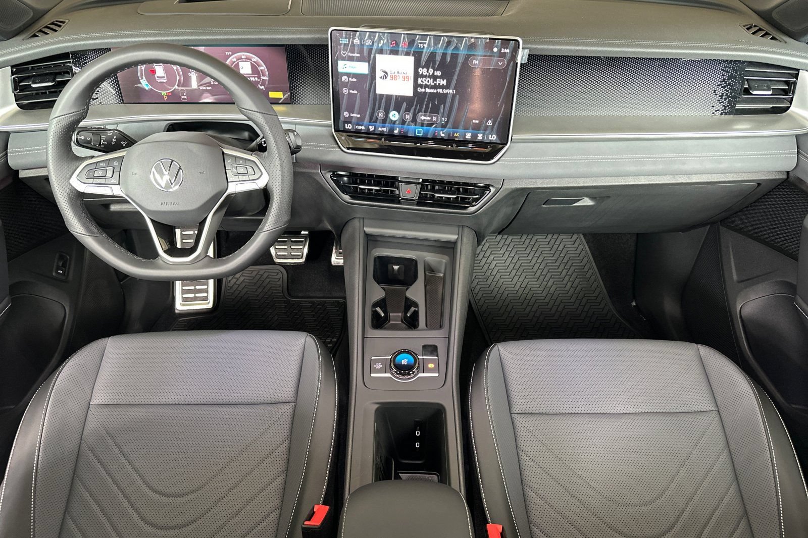 New 2026 Volkswagen Tiguan SE R-Line AWD/4WD image 13