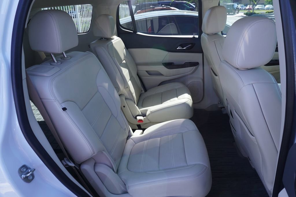 Used 2021 GMC Acadia Denali w/ Denali Technology Package FWD image 7