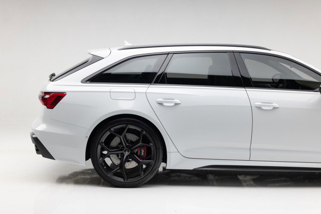 Used 2024 Audi RS 6 performance w/ Matte Carbon Package image 21