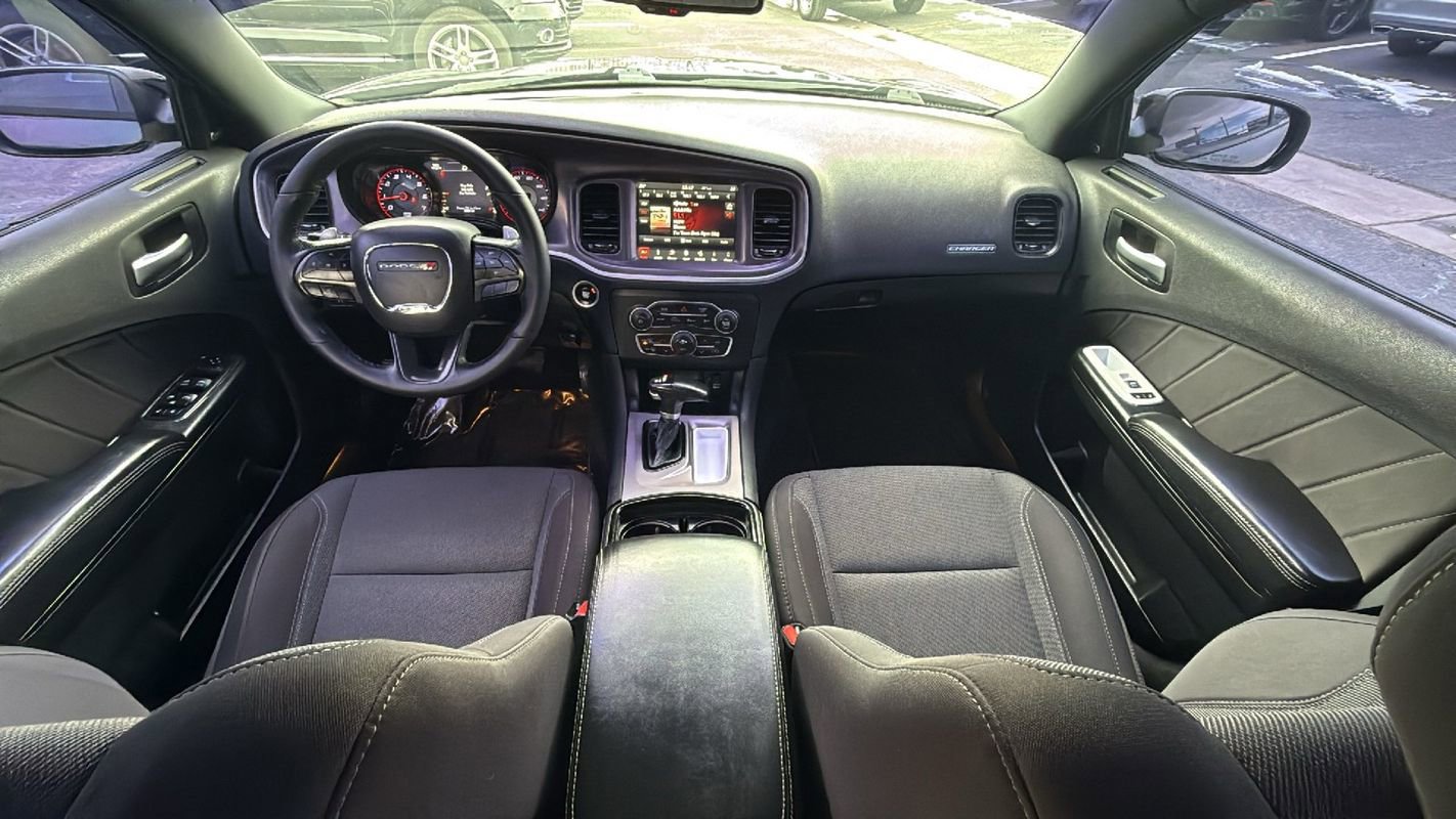 Used 2019 Dodge Charger SXT w/ Blacktop Package image 19