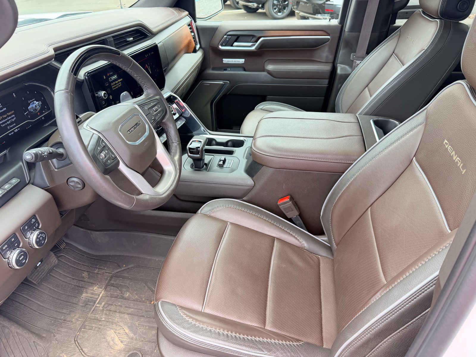 Used 2024 GMC Sierra 1500 Denali AWD/4WD image 24