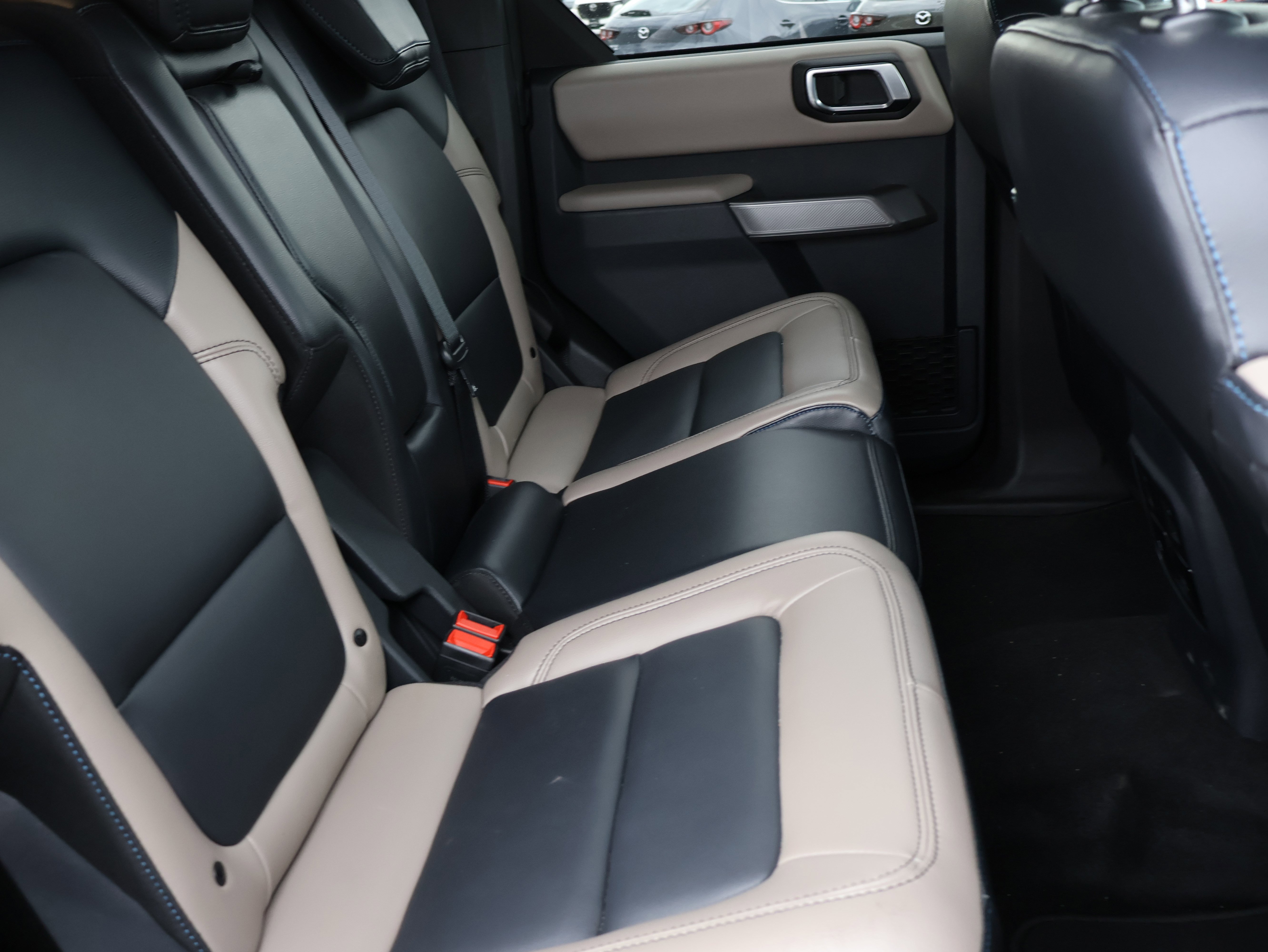 Used 2023 Ford Bronco Wildtrak image 14