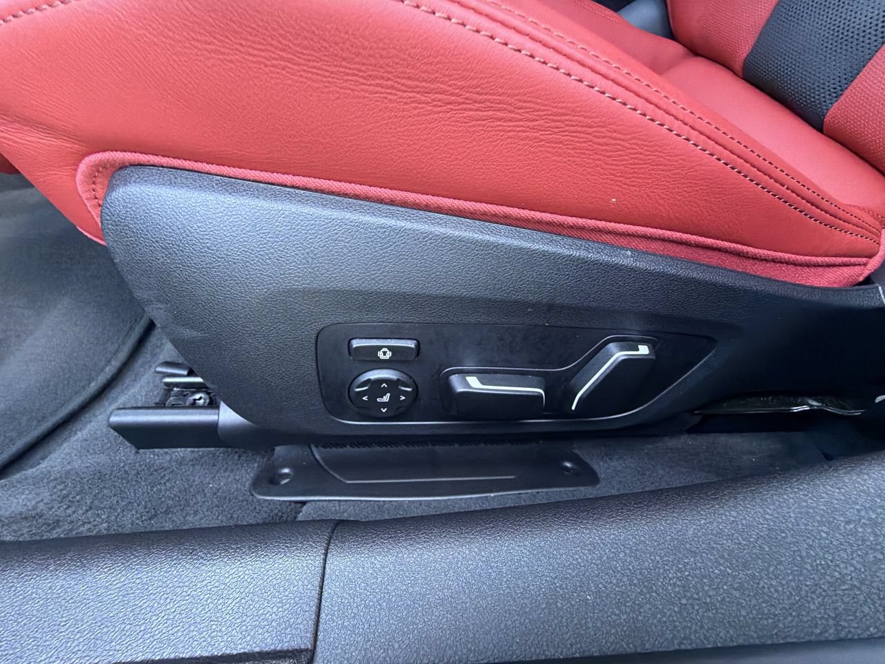 Used 2027 BMW M3 Competition w/ M Carbon Exterior Package AWD/4WD image 15