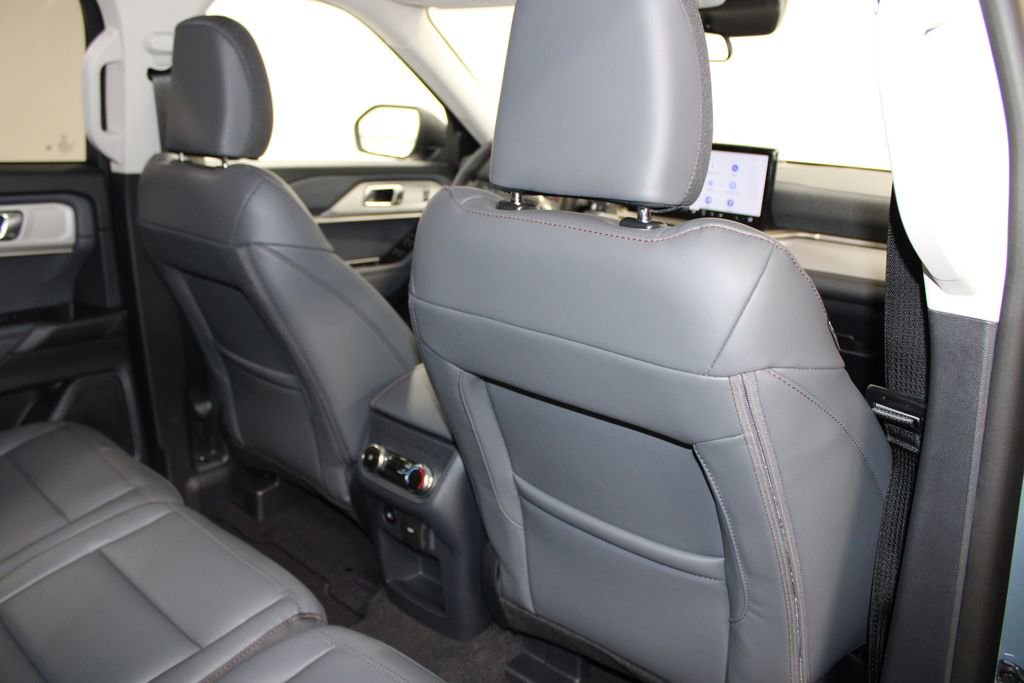 New 2026 Ford Explorer Active RWD image 32