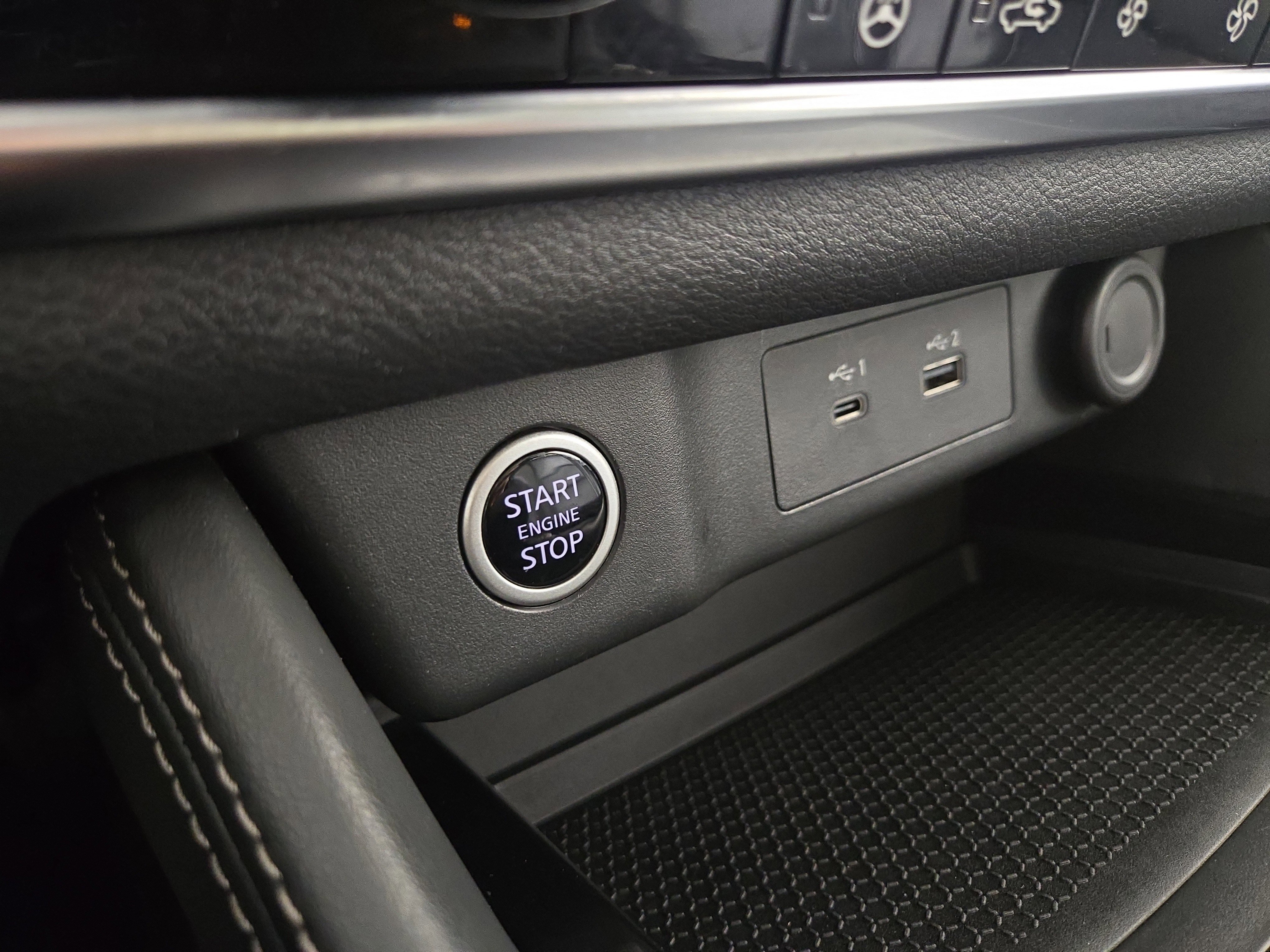 Used 2023 Nissan Rogue SL image 25