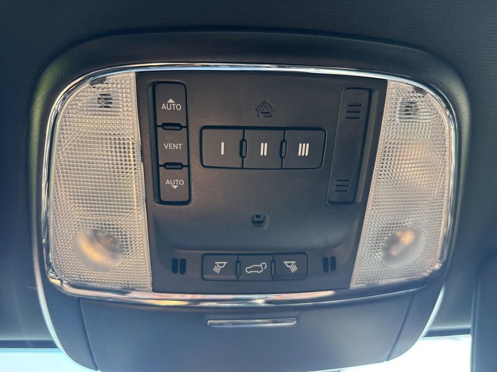 Used 2022 Jeep Grand Cherokee Laredo E w/ Security & Convenience Group image 22