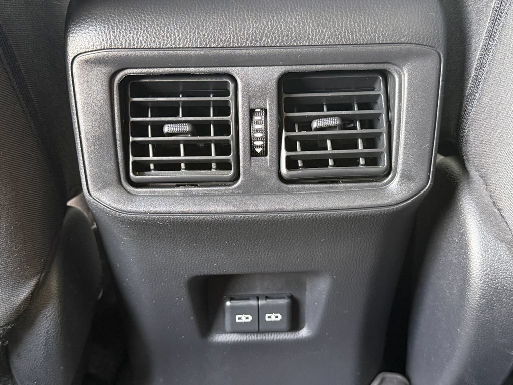 Used 2023 Toyota RAV4 XLE FWD image 35
