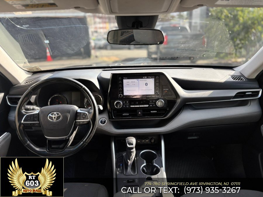 Used 2021 Toyota Highlander LE AWD/4WD image 14
