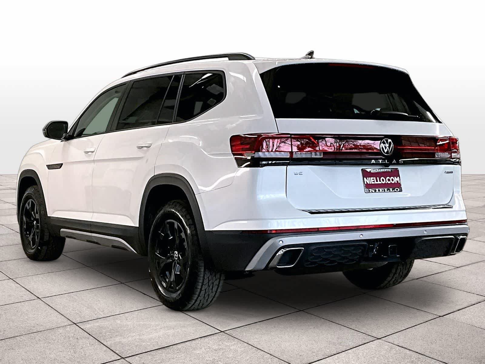 New 2026 Volkswagen Atlas Peak Edition AWD/4WD image 3