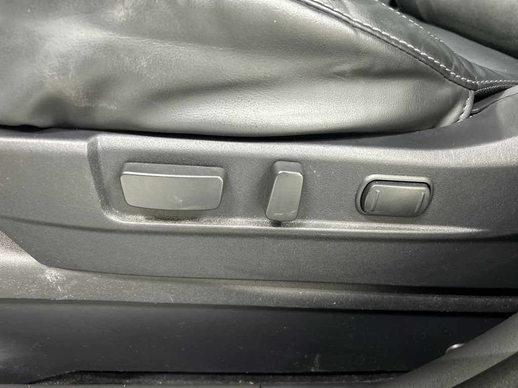 Used 2020 Mitsubishi Outlander SE AWD/4WD image 10