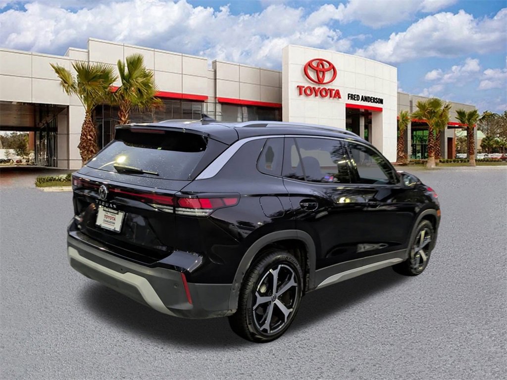 Used 2025 Volkswagen Tiguan SE image 4