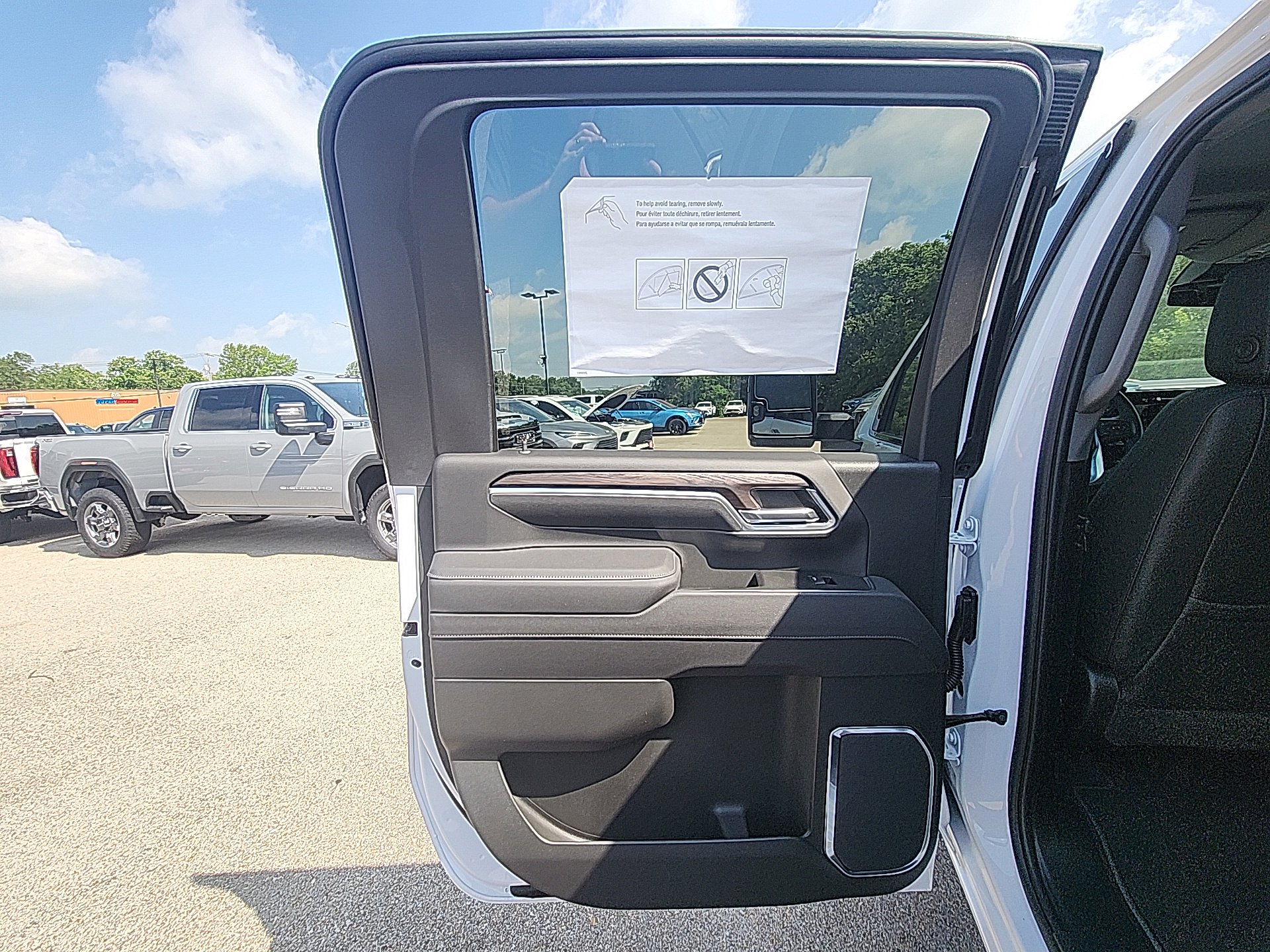 New 2025 GMC Sierra 2500 SLT w/ SLT Convenience Package image 28