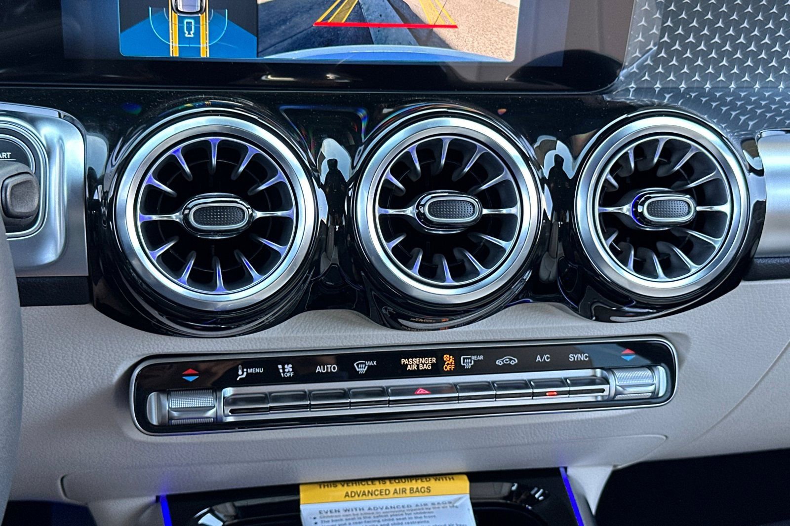 New 2025 Mercedes-Benz GLB 250 image 15