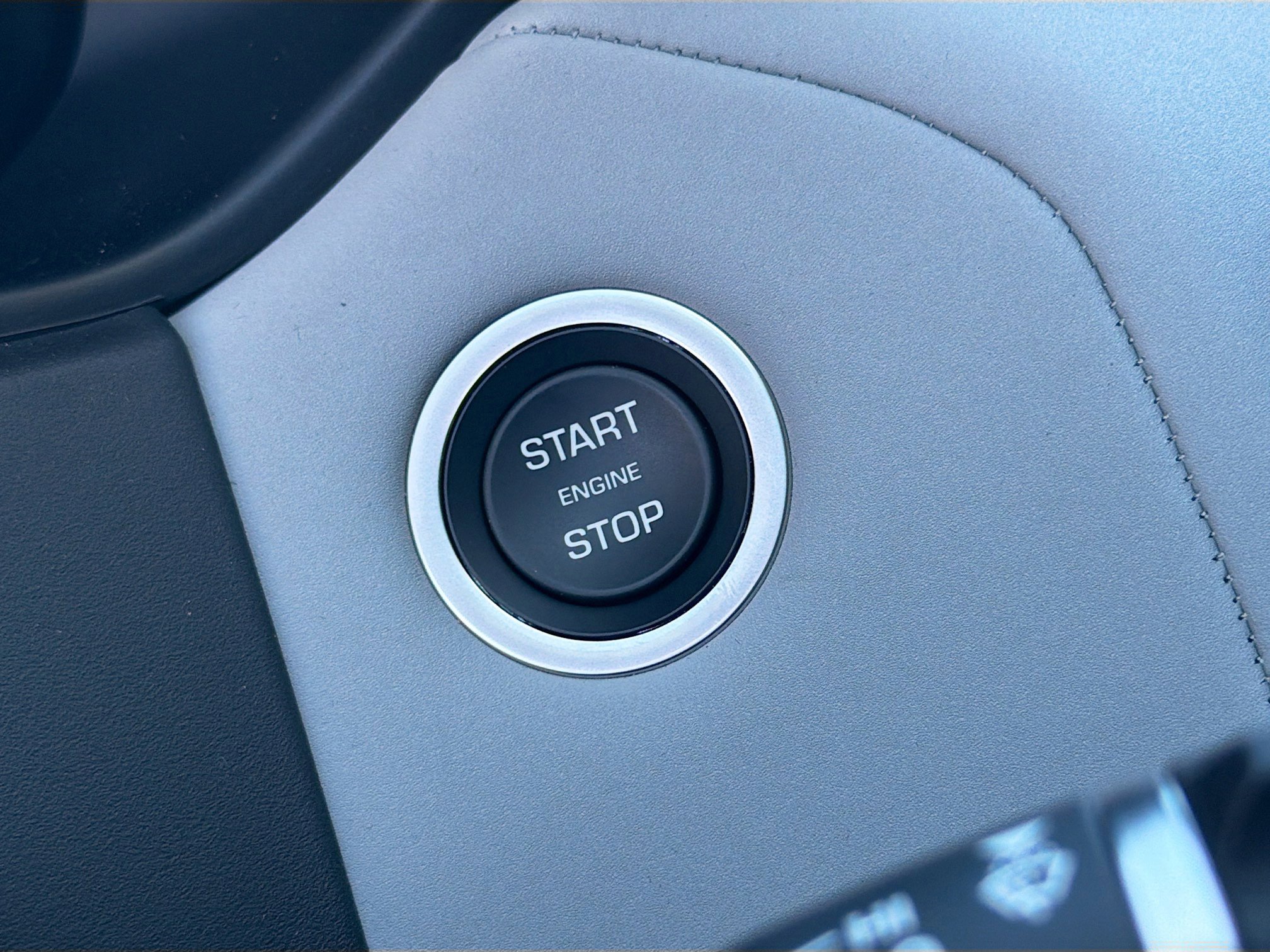 New 2026 Land Rover Range Rover Velar Dynamic SE image 36