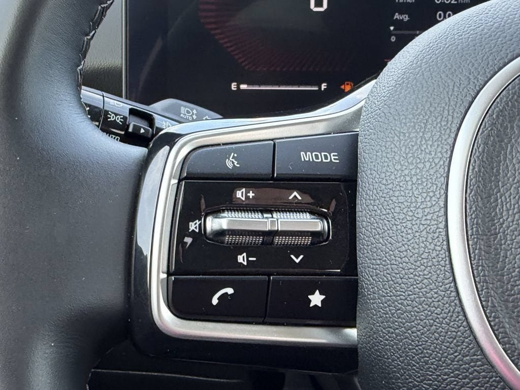 Certified 2025 Kia Sorento EX FWD image 28