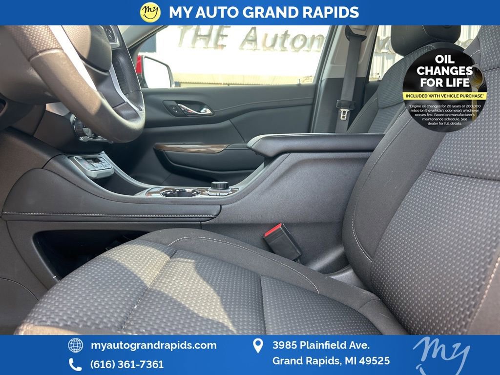 Used 2023 GMC Acadia SLE w/ Driver Convenience Package image 9
