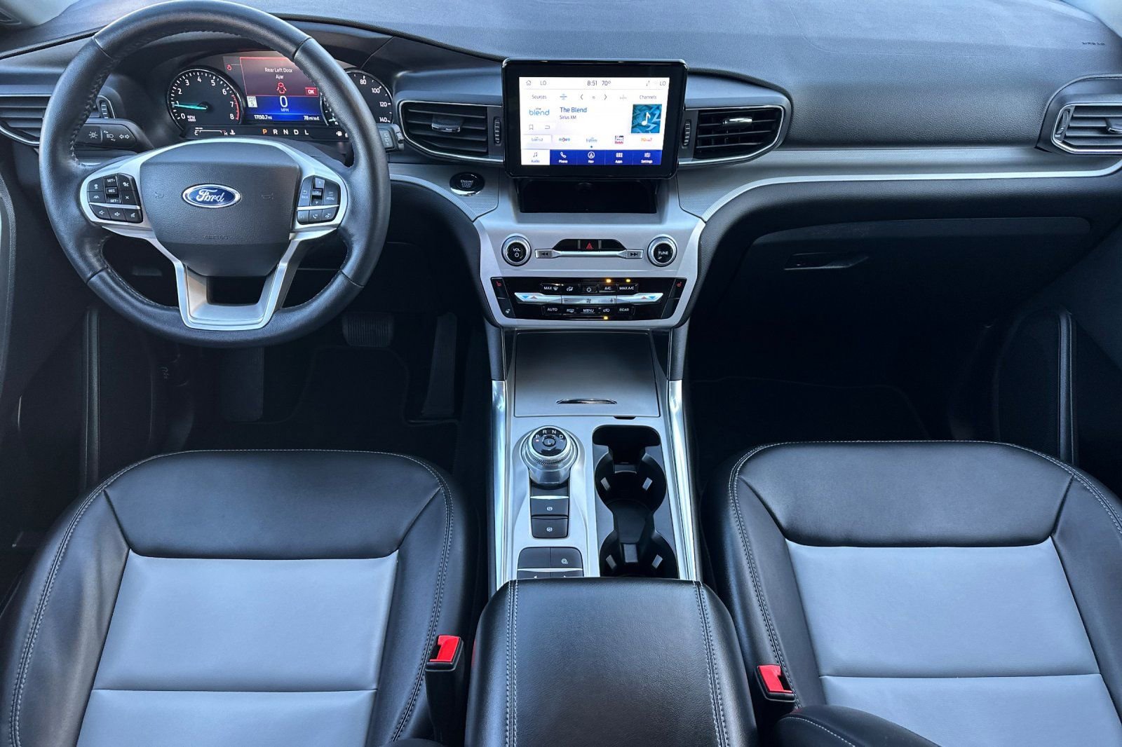 Used 2022 Ford Explorer XLT w/ Equipment Group 202A image 12