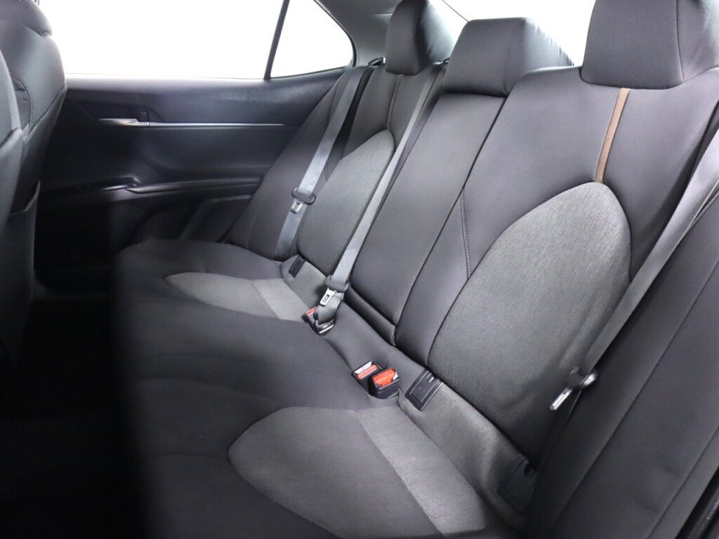 Used 2019 Toyota Camry LE FWD image 30