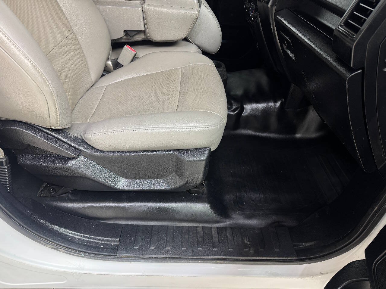 Used 2016 Ford F150 XL w/ Equipment Group 101A Mid RWD image 27