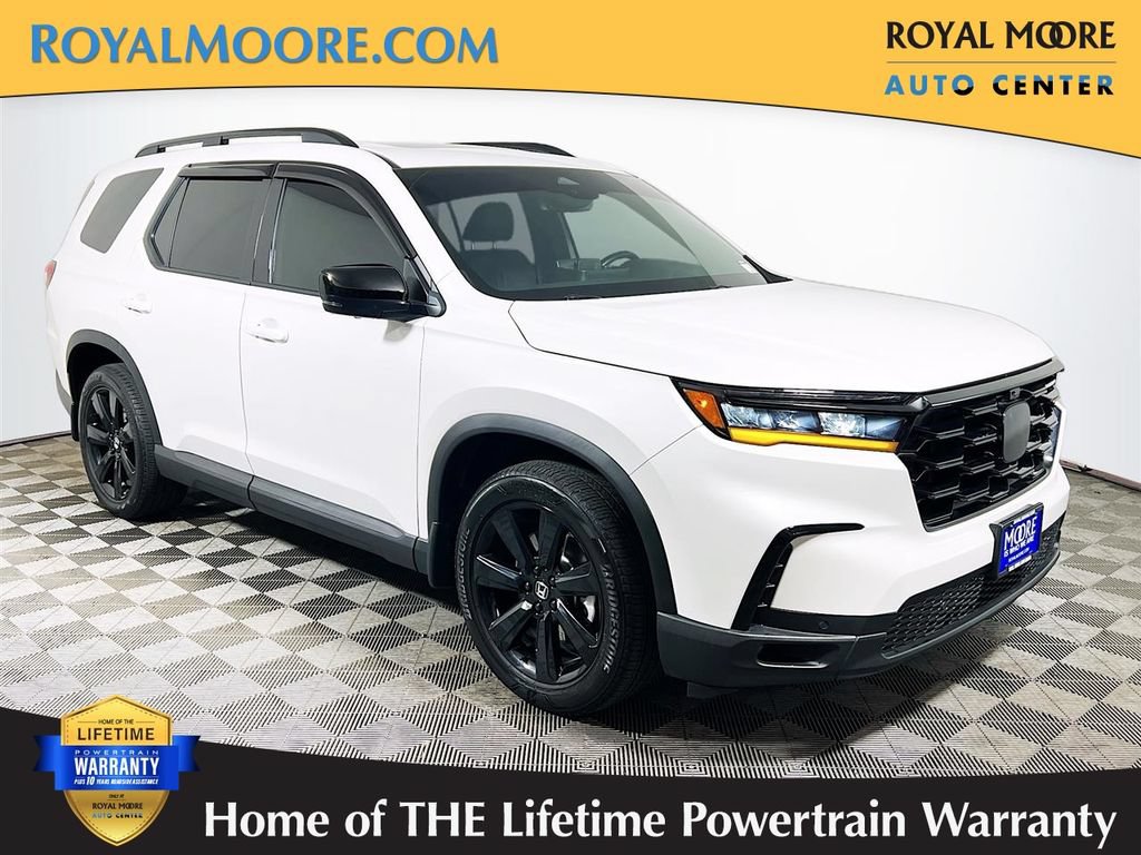 Used 2025 Honda Pilot Black Edition image 1