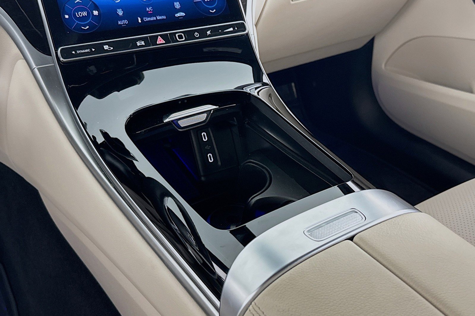 Certified 2025 Mercedes-Benz GLC 300 image 6