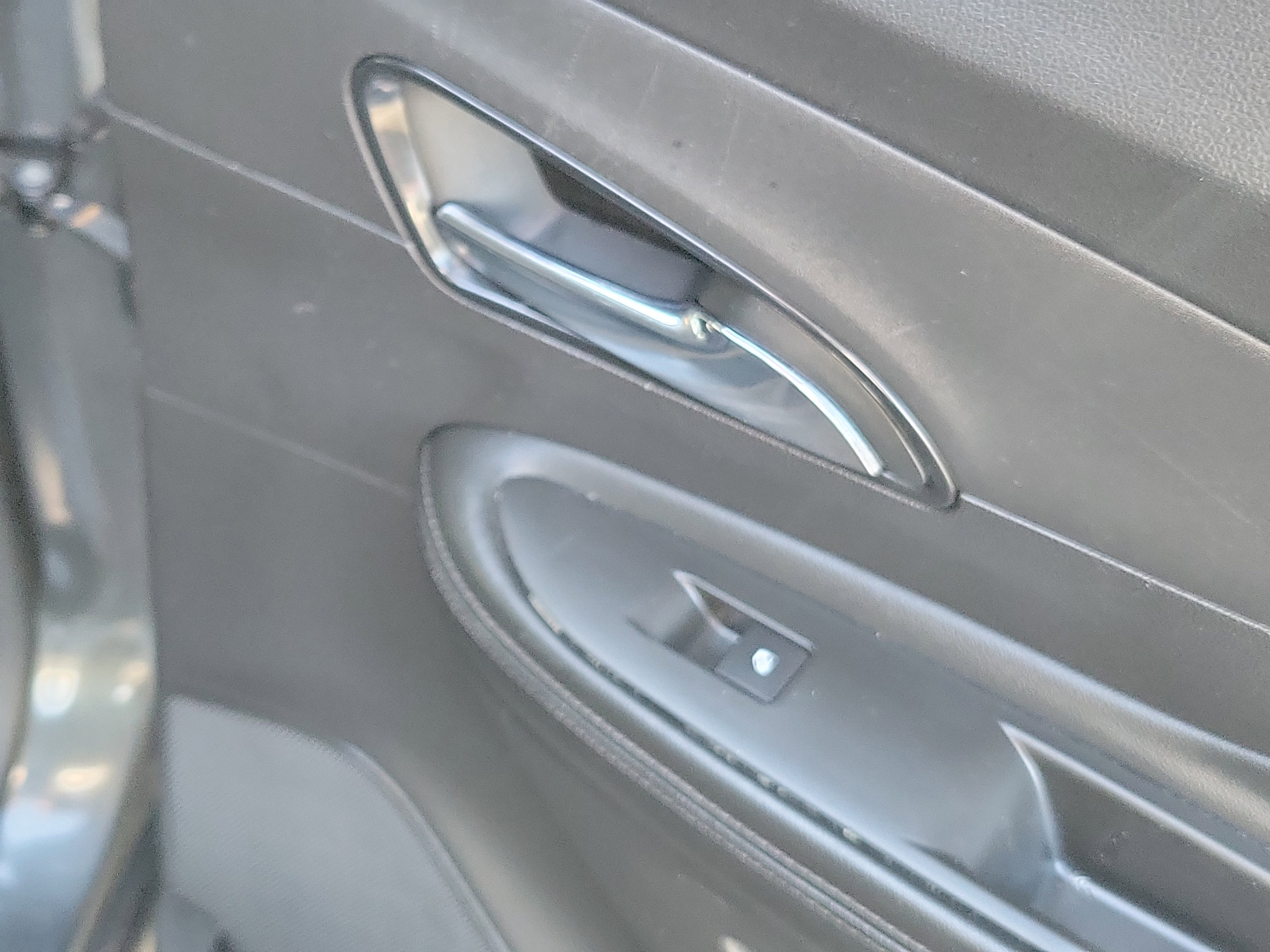 Used 2018 Buick Encore Preferred image 27