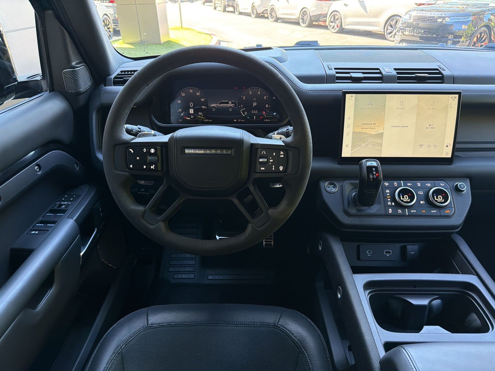 Used 2024 Land Rover Defender 110 V8 AWD/4WD image 29