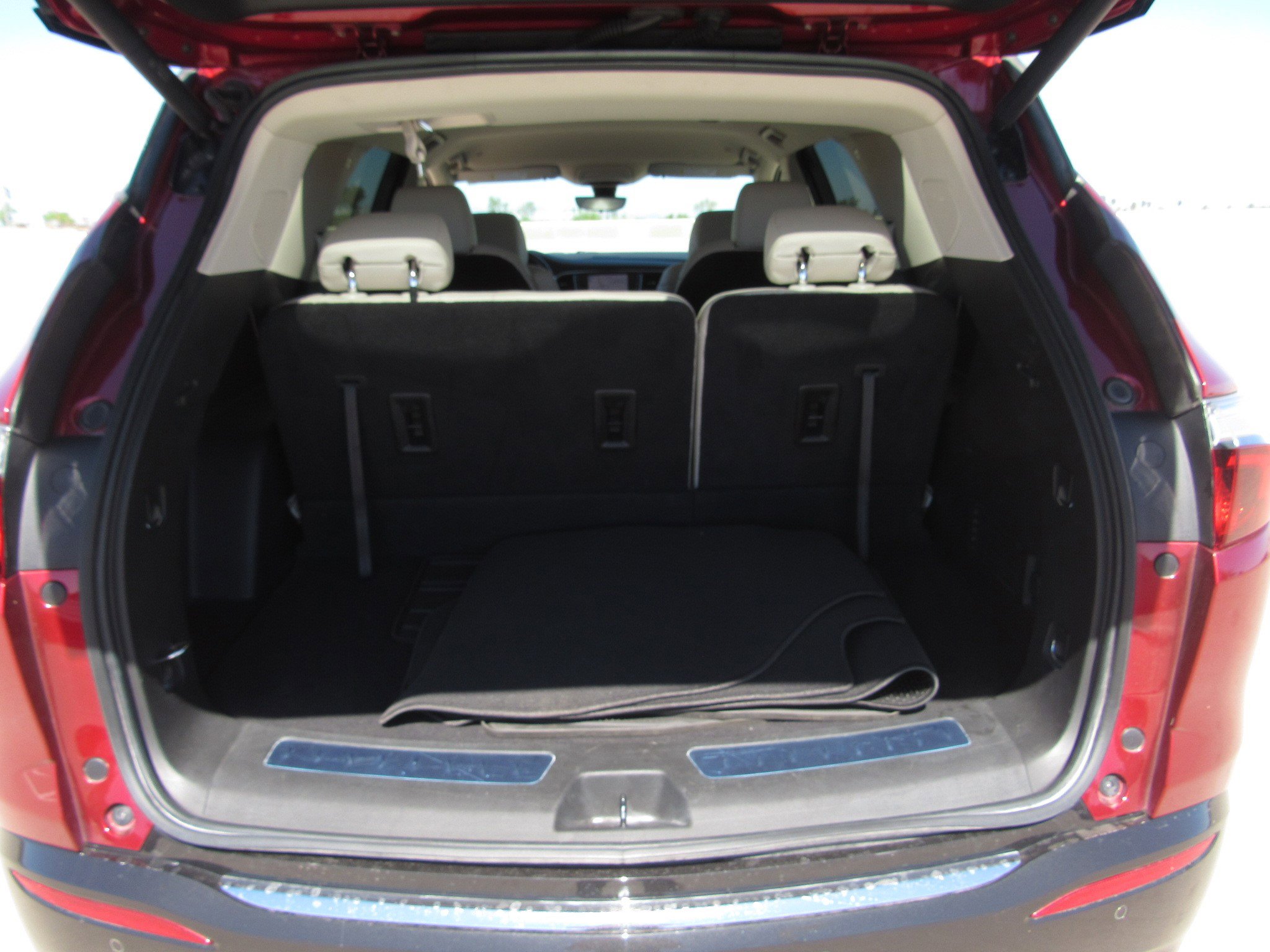 Used 2023 Buick Enclave Essence w/ Sound and Sites Package image 13