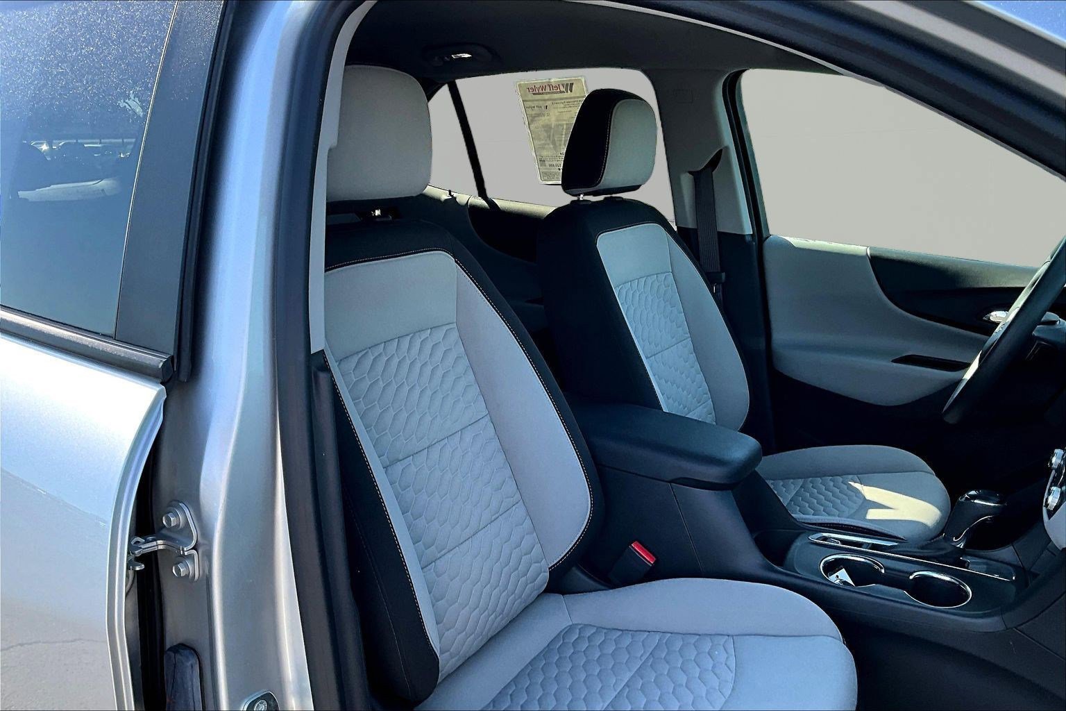 Used 2020 Chevrolet Equinox LS w/ LS Convenience Package FWD image 29