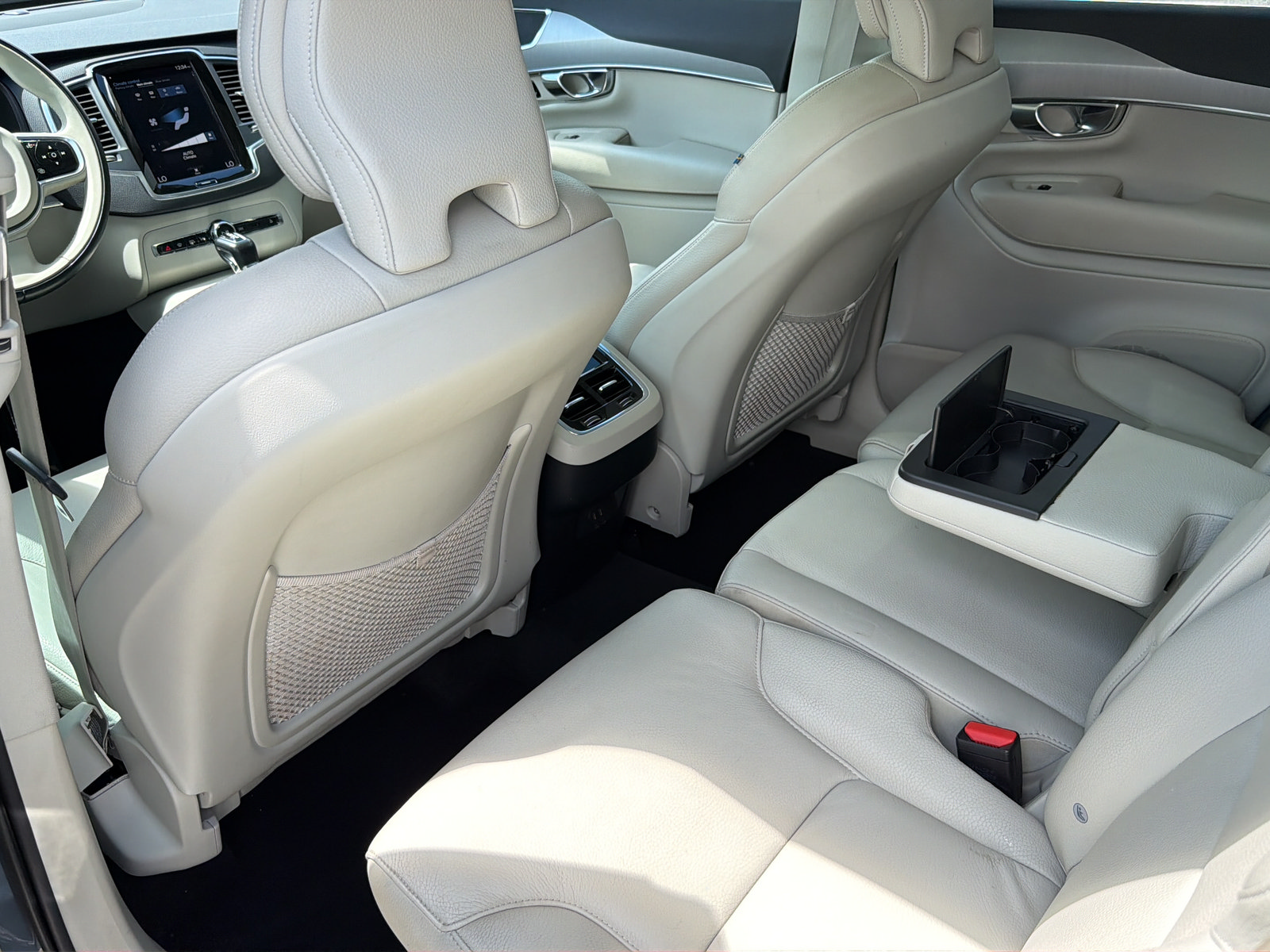 Used 2022 Volvo XC90 T5 Momentum FWD image 33