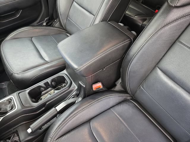 Used 2019 Jeep Wrangler Unlimited Sahara AWD/4WD image 11