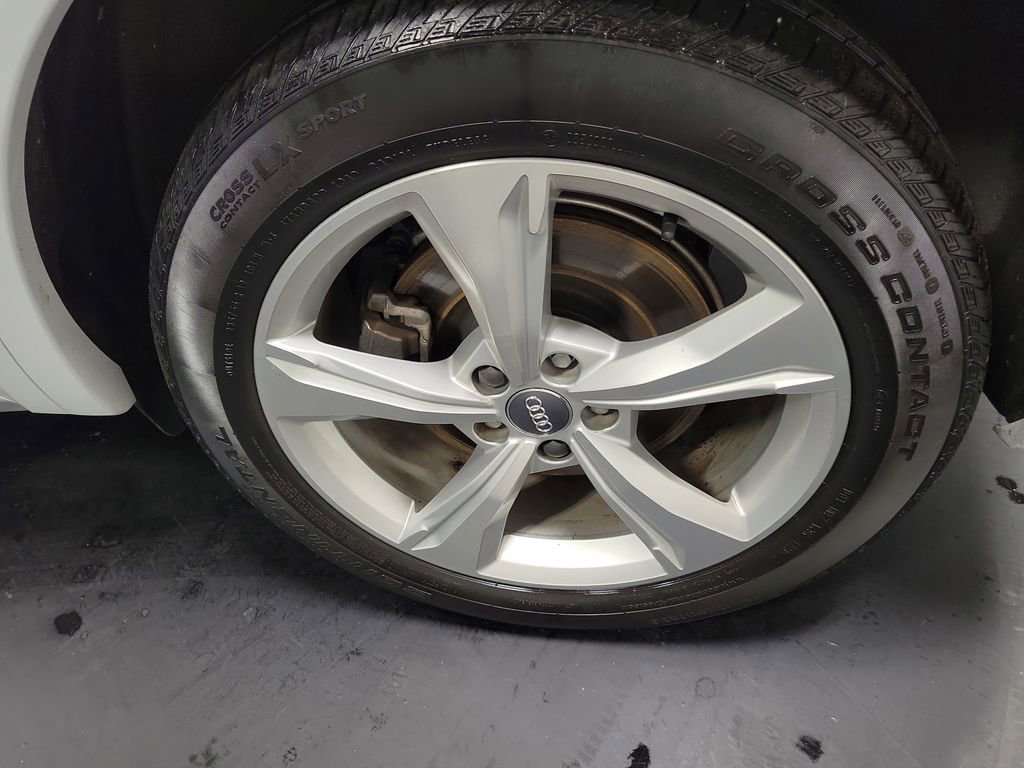 Used 2020 Audi Q5 Prestige w/ Prestige Package image 11