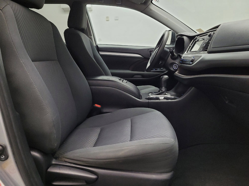 Used 2019 Toyota Highlander LE image 21