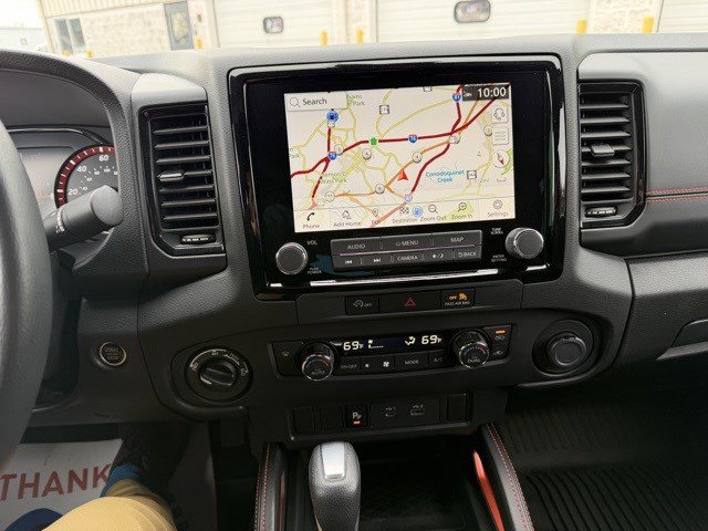 Used 2024 Nissan Frontier PRO-4X w/ Technology Package image 18