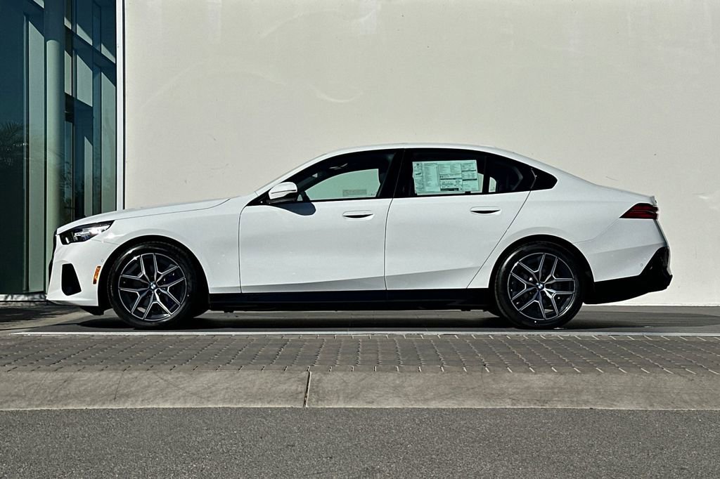 New 2026 BMW i5 eDrive40 w/ M Sport Package image 6