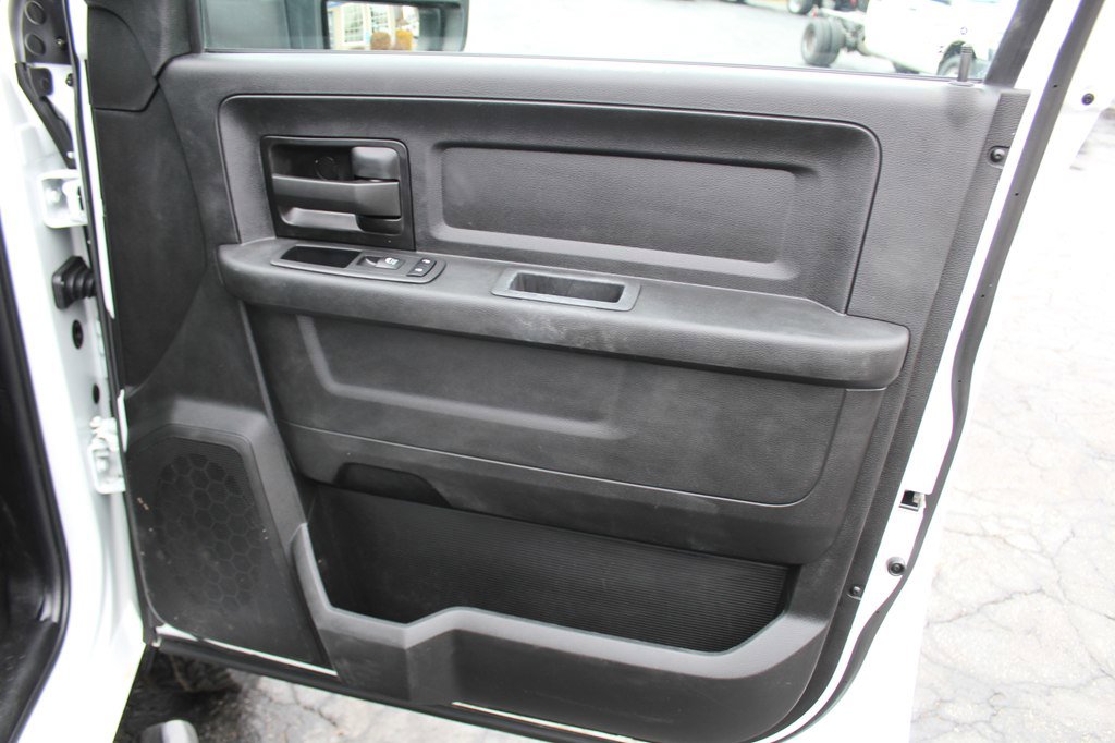 Used 2024 RAM 3500 Tradesman w/ Chrome Appearance Group image 26