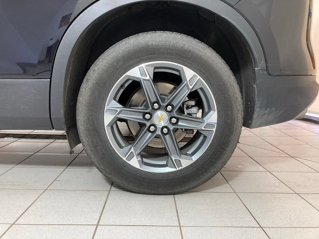 Used 2025 Chevrolet Blazer LT AWD/4WD image 25