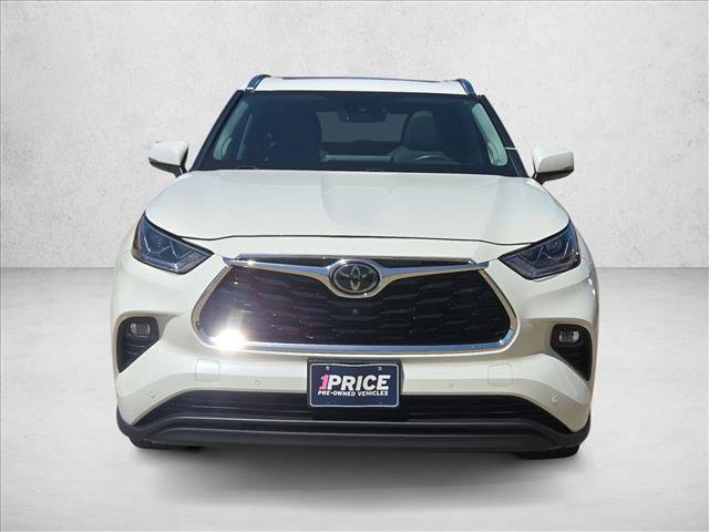 Used 2021 Toyota Highlander Limited AWD/4WD image 2