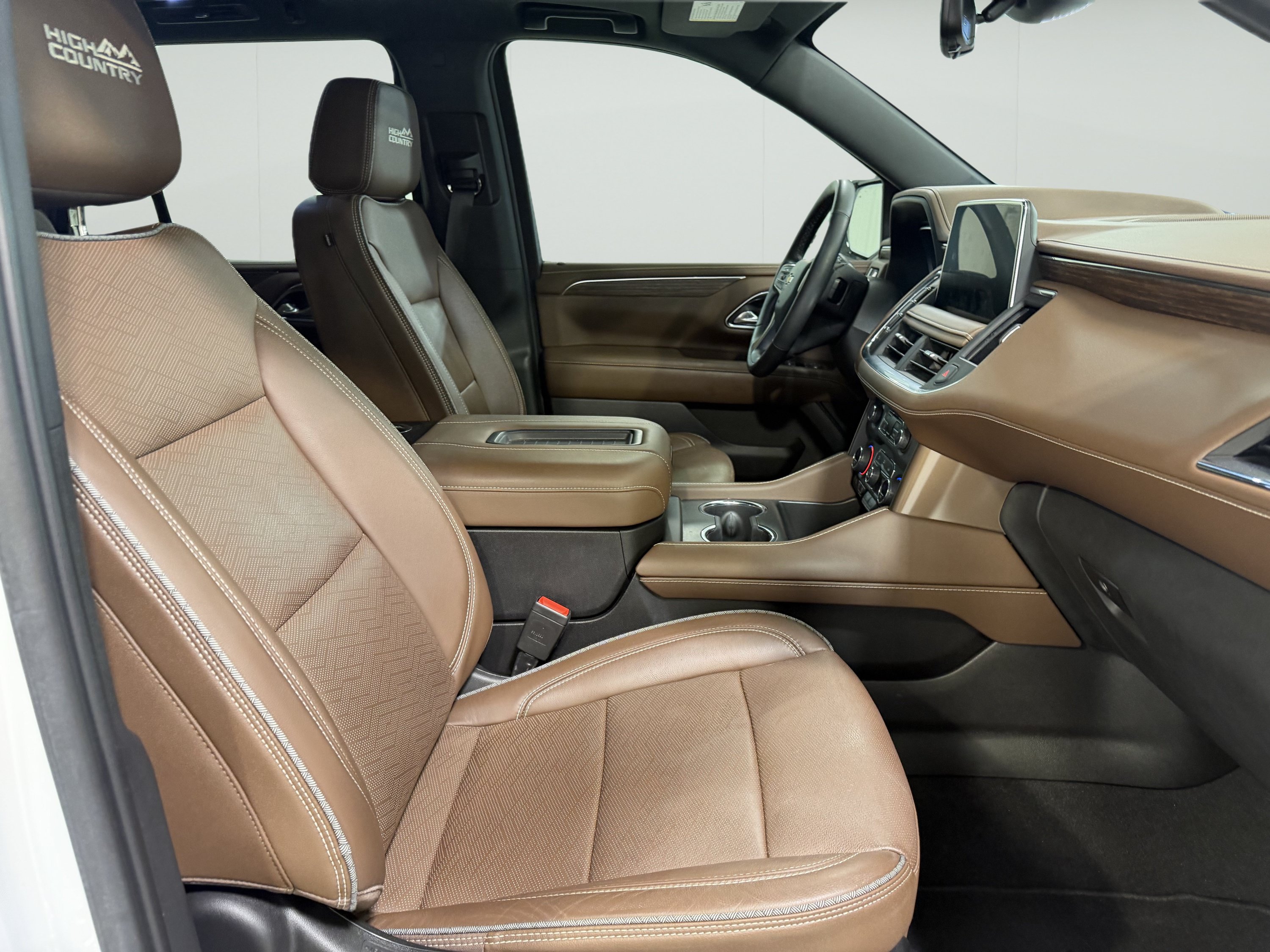 Used 2023 Chevrolet Tahoe High Country w/ LPO, Illumination Package AWD/4WD image 18