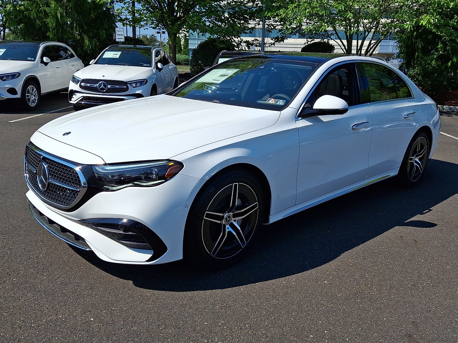 New 2026 Mercedes-Benz E 350 4MATIC Sedan image 3