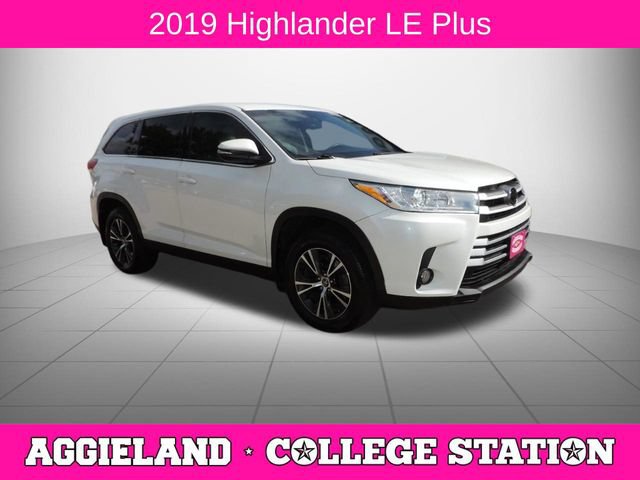 Used 2019 Toyota Highlander Plus FWD image 1