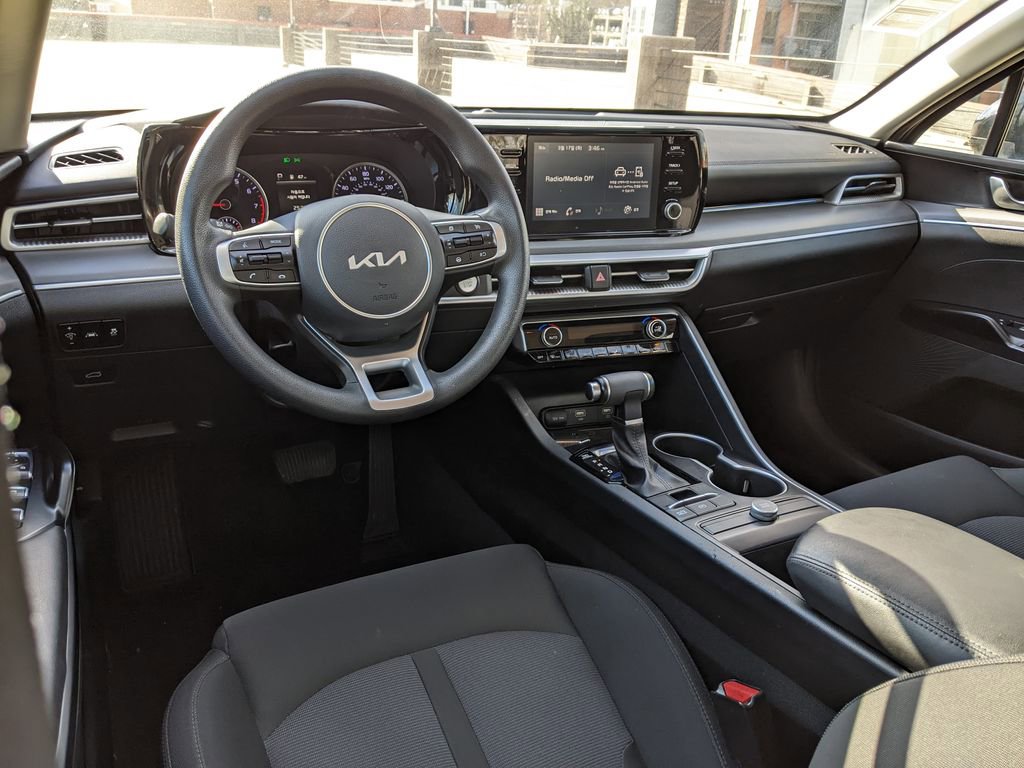 Used 2022 Kia K5 LXS image 12
