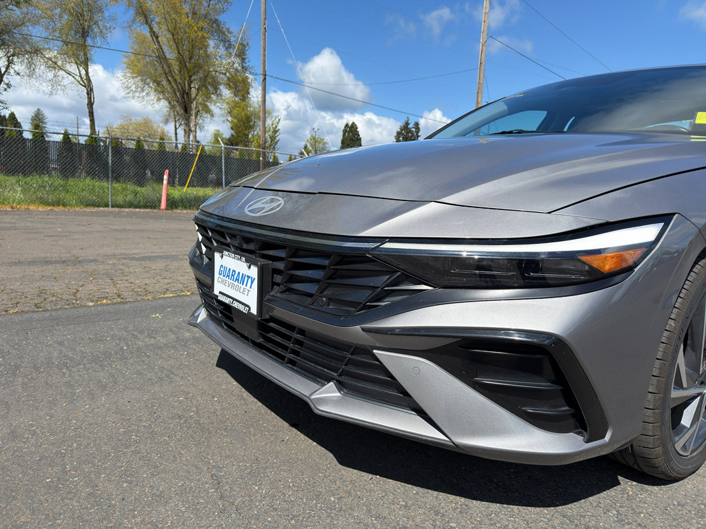 Used 2024 Hyundai Elantra Limited image 5