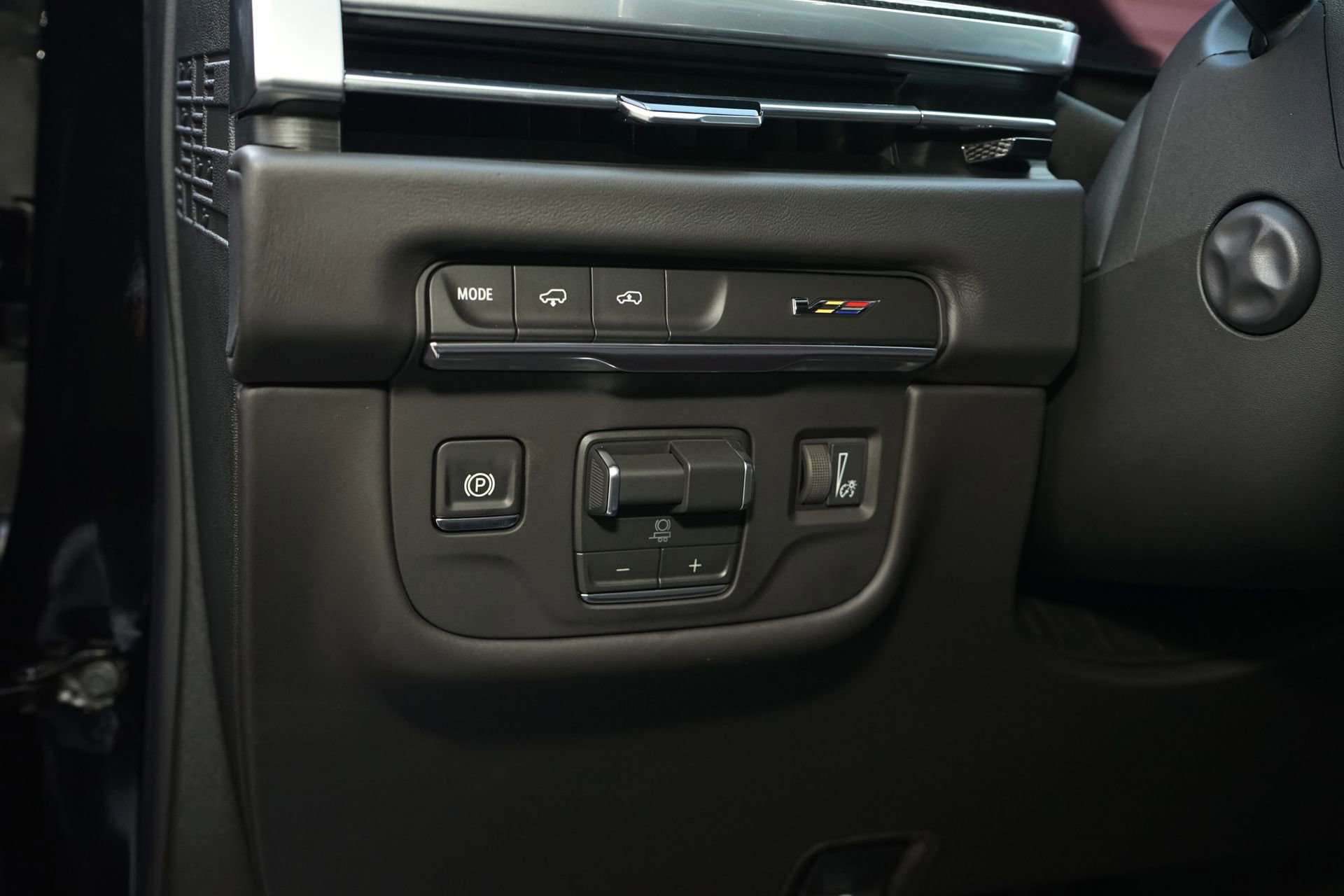 Used 2026 Cadillac Escalade ESV V image 34