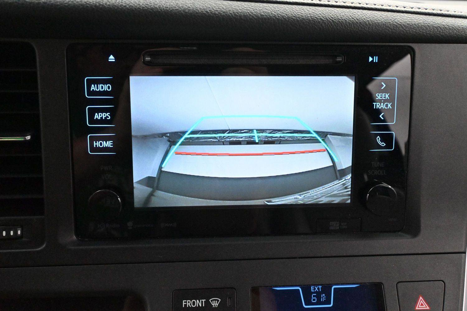 Used 2017 Toyota Sienna XLE w/ XLE Navigation Package FWD image 25