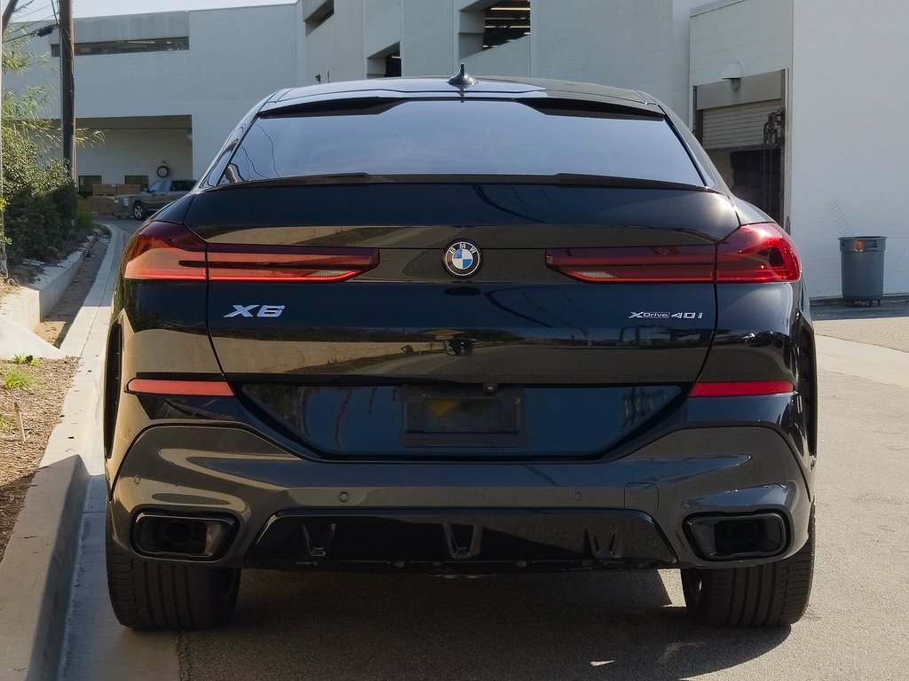 Used 2022 BMW X6 xDrive40i w/ M Sport Package image 6