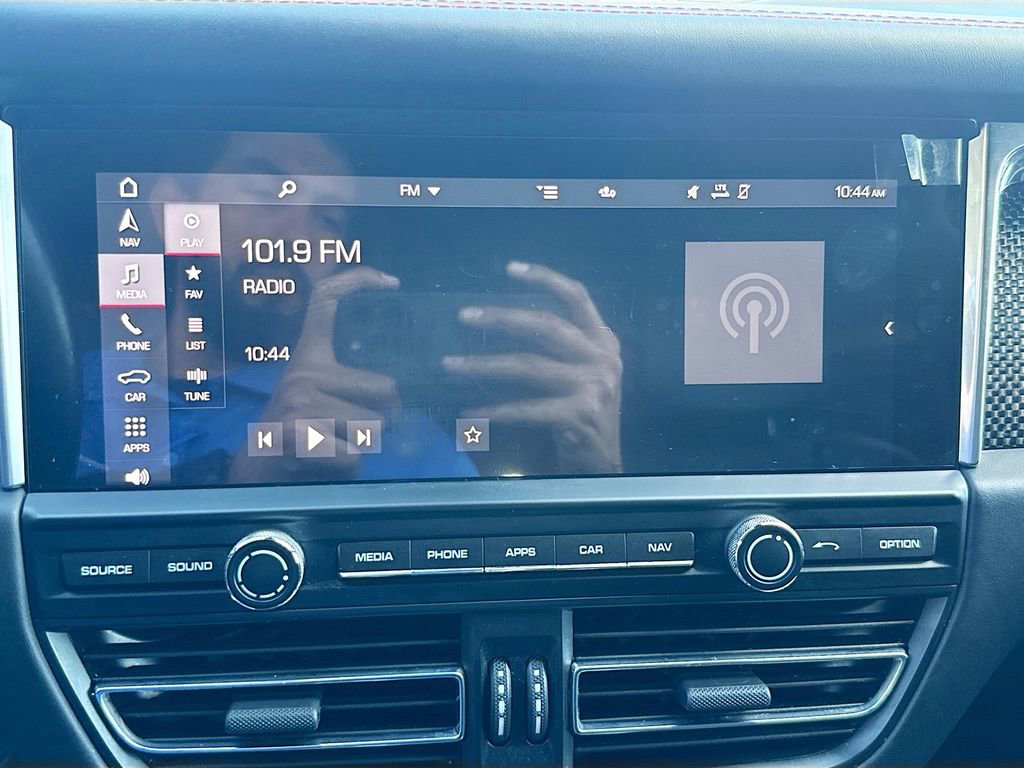 Used 2021 Porsche Macan GTS w/ Sport Chrono Package image 16