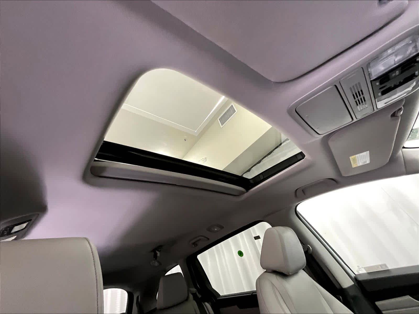 Used 2023 Honda Odyssey EX-L image 23